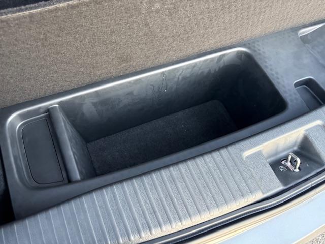 ヴェゼル ハイブリッド 純正ナビ フルセグ Bluetooth バックカメラ ドライブレコーダー ビルトインETC パドルシフト 電子パーキング スマートキー×2 純正アルミホイール LEDヘッドライト カーテンエアバック(31枚目)