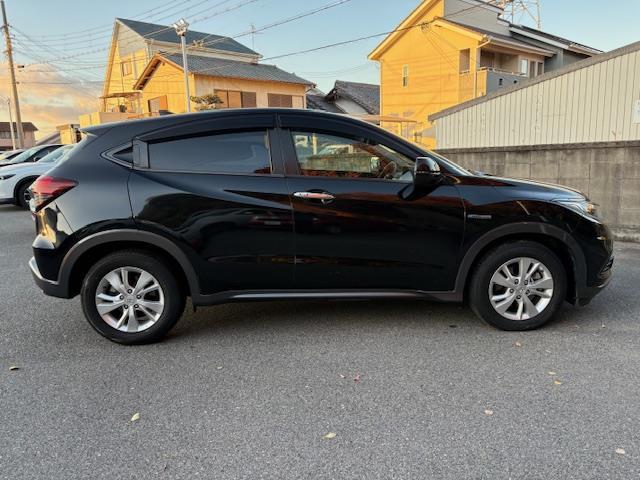 ヴェゼル ハイブリッド 純正ナビ フルセグ Bluetooth バックカメラ ドライブレコーダー ビルトインETC パドルシフト 電子パーキング スマートキー×2 純正アルミホイール LEDヘッドライト カーテンエアバック(38枚目)