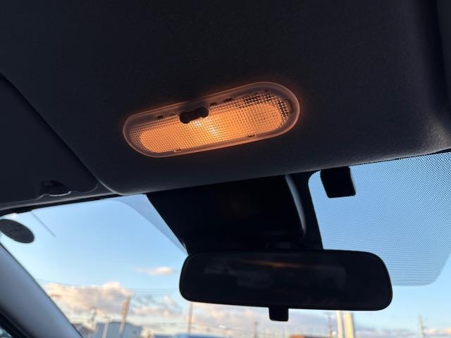 ノート X Vセレクション 純正ナビ フルセグ Bluetooth バックカメラ エマージェンシーブレーキ 車線逸脱警報 ソナー 横滑り防止装置 ステアリングスイッチ アイドリングストップ プッシュスタート スマートキー(22枚目)