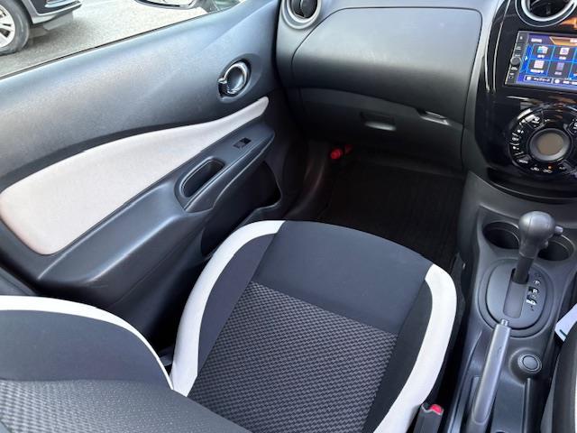 ノート X Vセレクション 純正ナビ フルセグ Bluetooth バックカメラ エマージェンシーブレーキ 車線逸脱警報 ソナー 横滑り防止装置 ステアリングスイッチ アイドリングストップ プッシュスタート スマートキー(25枚目)