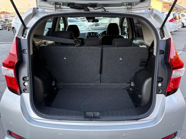 ノート X Vセレクション 純正ナビ フルセグ Bluetooth バックカメラ エマージェンシーブレーキ 車線逸脱警報 ソナー 横滑り防止装置 ステアリングスイッチ アイドリングストップ プッシュスタート スマートキー(30枚目)