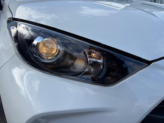 ヤリス X 純正ディスプレイオーディオ バックカメラ トヨタセーフティセンス 前後ドライブレコーダー リモコンキー ステアリングスイッチ カーテンエアバック 電動格納ミラー 取説/保証書/(33枚目)