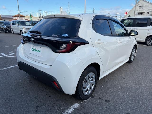 ヤリス X 純正ディスプレイオーディオ バックカメラ トヨタセーフティセンス 前後ドライブレコーダー リモコンキー ステアリングスイッチ カーテンエアバック 電動格納ミラー 取説/保証書/(41枚目)