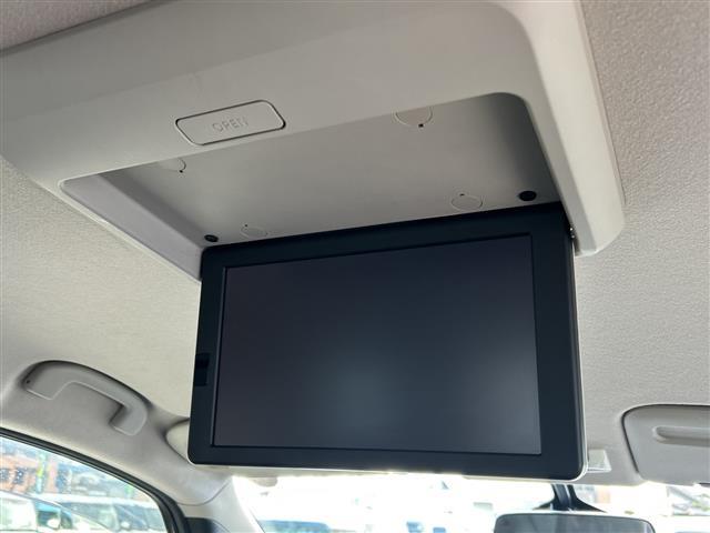 セレナ ハイウェイスター　プロパイロットエディション　９インチナビ　フルセグ　Ｂｌｕｅｔｏｏｔｈ　バックカメラ　フリップダウンモニター　両側パワースライドドア　プロパイロット　ＥＴＣ　フロアーマット　サイドバイザー　前後コーナーセンサー（4枚目）