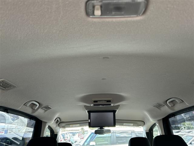 セレナ ハイウェイスター　プロパイロットエディション　９インチナビ　フルセグ　Ｂｌｕｅｔｏｏｔｈ　バックカメラ　フリップダウンモニター　両側パワースライドドア　プロパイロット　ＥＴＣ　フロアーマット　サイドバイザー　前後コーナーセンサー（23枚目）