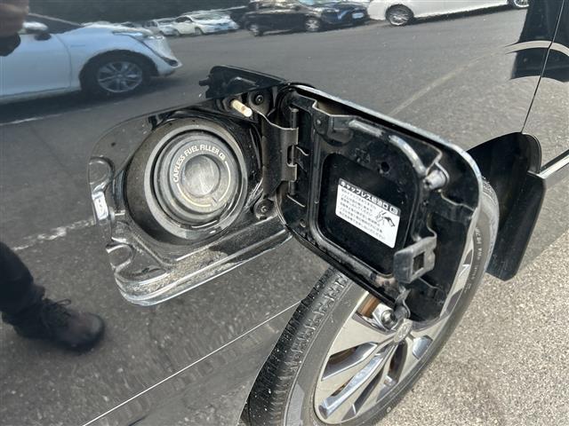 セレナ ハイウェイスター　プロパイロットエディション　９インチナビ　フルセグ　Ｂｌｕｅｔｏｏｔｈ　バックカメラ　フリップダウンモニター　両側パワースライドドア　プロパイロット　ＥＴＣ　フロアーマット　サイドバイザー　前後コーナーセンサー（27枚目）