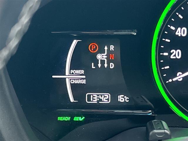 ヴェゼル ハイブリッドＺ・ホンダセンシング　純正ナビ　バックカメラ　衝突被害軽減システム　レーンキープアシスト　クルーズコントロール　コーナーセンサー　ハーフレザーシート　シートヒータードライブレコーダー　ＥＴＣ　ＬＥＤヘッドライト　スペアキー（9枚目）