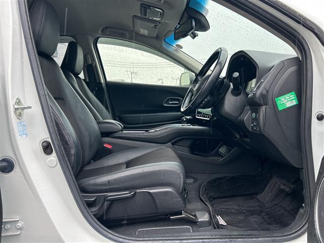 ヴェゼル ハイブリッドＺ・ホンダセンシング　純正ナビ　バックカメラ　衝突被害軽減システム　レーンキープアシスト　クルーズコントロール　コーナーセンサー　ハーフレザーシート　シートヒータードライブレコーダー　ＥＴＣ　ＬＥＤヘッドライト　スペアキー（18枚目）