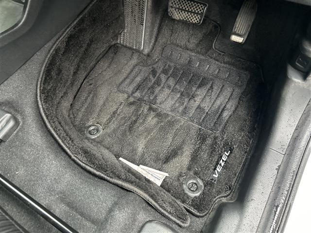 ヴェゼル ハイブリッドＺ・ホンダセンシング　純正ナビ　バックカメラ　衝突被害軽減システム　レーンキープアシスト　クルーズコントロール　コーナーセンサー　ハーフレザーシート　シートヒータードライブレコーダー　ＥＴＣ　ＬＥＤヘッドライト　スペアキー（20枚目）