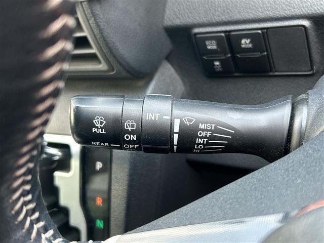 シエンタ ハイブリッドＧ　クエロ　９インチナビ　フルセグ　Ｂｌｕｅｔｏｏｔｈ　全方位カメラ　フリップダウンモニター　両側パワースライドドア　衝突被害軽減システム　レーンキープアシスト　ＥＴＣ　ＬＥＤヘッドライト　ドラレコ（11枚目）