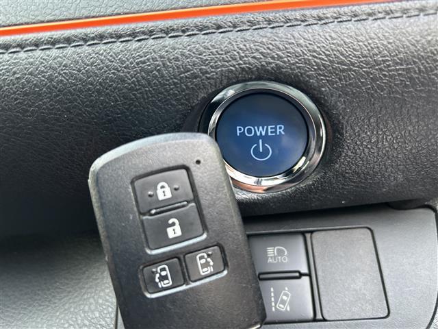 シエンタ ハイブリッドＧ　クエロ　９インチナビ　フルセグ　Ｂｌｕｅｔｏｏｔｈ　全方位カメラ　フリップダウンモニター　両側パワースライドドア　衝突被害軽減システム　レーンキープアシスト　ＥＴＣ　ＬＥＤヘッドライト　ドラレコ（14枚目）