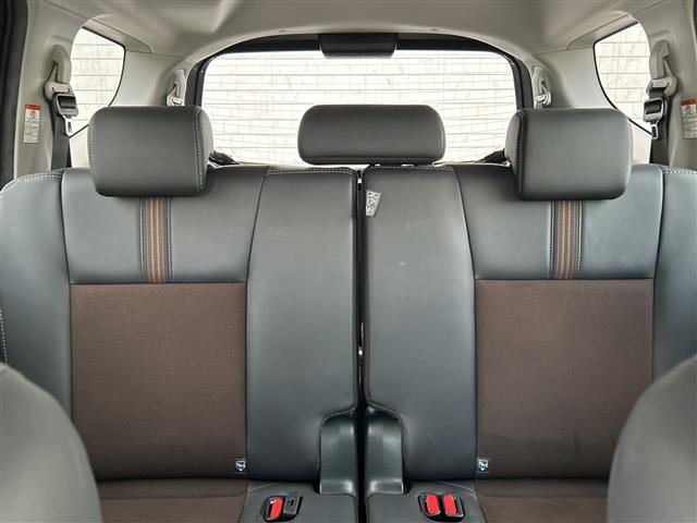 シエンタ ハイブリッドＧ　クエロ　９インチナビ　フルセグ　Ｂｌｕｅｔｏｏｔｈ　全方位カメラ　フリップダウンモニター　両側パワースライドドア　衝突被害軽減システム　レーンキープアシスト　ＥＴＣ　ＬＥＤヘッドライト　ドラレコ（26枚目）