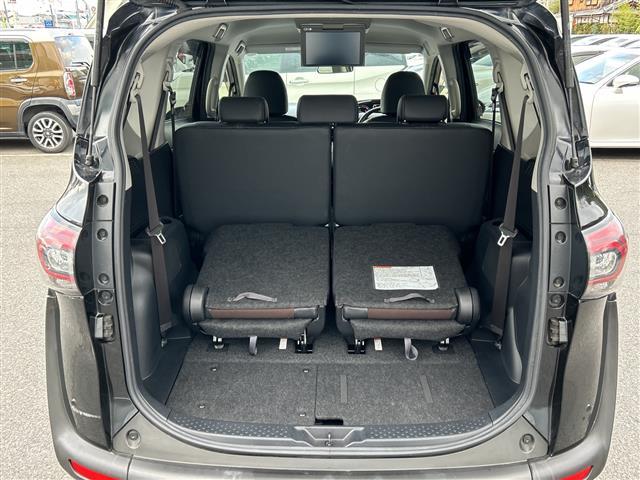 シエンタ ハイブリッドＧ　クエロ　９インチナビ　フルセグ　Ｂｌｕｅｔｏｏｔｈ　全方位カメラ　フリップダウンモニター　両側パワースライドドア　衝突被害軽減システム　レーンキープアシスト　ＥＴＣ　ＬＥＤヘッドライト　ドラレコ（29枚目）