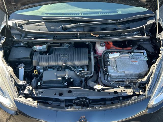 シエンタ ハイブリッドＧ　クエロ　９インチナビ　フルセグ　Ｂｌｕｅｔｏｏｔｈ　全方位カメラ　フリップダウンモニター　両側パワースライドドア　衝突被害軽減システム　レーンキープアシスト　ＥＴＣ　ＬＥＤヘッドライト　ドラレコ（31枚目）