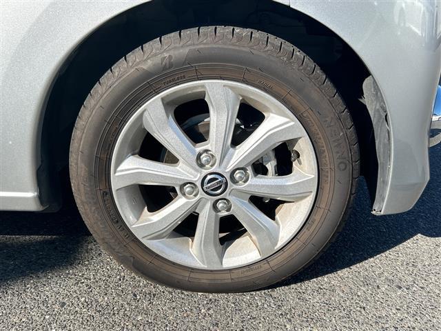 デイズ Ｘ　純正ナビ　衝突被害軽減システム　レーンキープアシスト　横滑り防止装置　盗難防止装置　コーナーセンサー　アイドリングストップ　ＥＴＣ　オートライト　純正フロアマット　純正アルミホイール　スペアキー（28枚目）