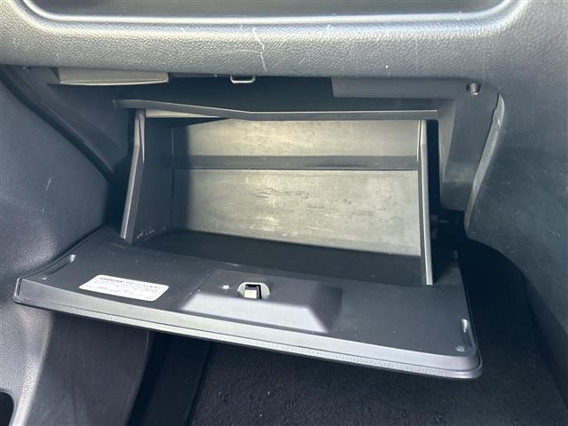 セレナ ハイウェイスター　Ｖセレ＋ＳａｆｔｙＩＩ　８インチナビ　フリップダウンモニター　全方位カメラ　フルセグ　両側パワースライドドア　Ｂｌｕｅｔｏｏｔｈ　衝突軽減システム　レーンキープアシスト　ＥＴＣ　ＬＥＤヘッドライト　フロアマット　スペアキー（18枚目）