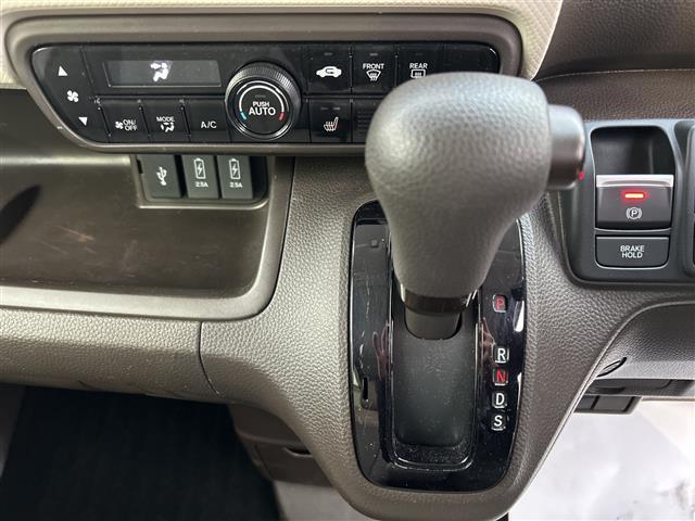 Ｎ－ＢＯＸ Ｌ　ディスプレイオーディオ　バックモニター　衝突被害軽減システム　レーダークルーズコントロール　レーンキープアシスト　片側パワースライドドア　シートヒーター　ＬＥＤヘッドライト　オートライト　スペアキー（9枚目）