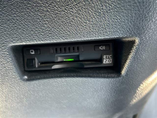 シエンタ ハイブリッドＧ　クエロ　純正ナビ　アラウンドビューモニター　衝突被害軽減システム　クルーズコントロール　レーンキープアシストコーナーセンサー　ＥＴＣ　ＬＥＤヘッドライト　オートライト　両側パワースライドドア　ドラレコ前後（13枚目）