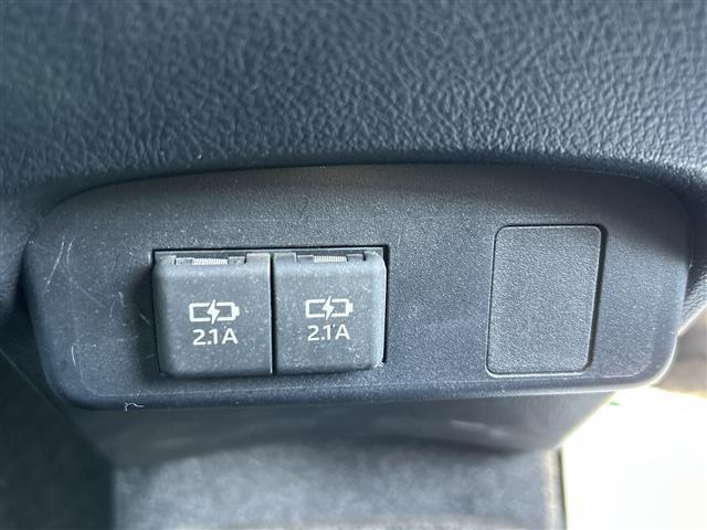 シエンタ ハイブリッドＧ　クエロ　純正ナビ　アラウンドビューモニター　衝突被害軽減システム　クルーズコントロール　レーンキープアシストコーナーセンサー　ＥＴＣ　ＬＥＤヘッドライト　オートライト　両側パワースライドドア　ドラレコ前後（14枚目）