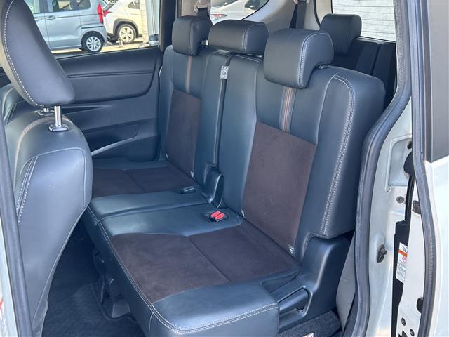 シエンタ ハイブリッドＧ　クエロ　純正ナビ　アラウンドビューモニター　衝突被害軽減システム　クルーズコントロール　レーンキープアシストコーナーセンサー　ＥＴＣ　ＬＥＤヘッドライト　オートライト　両側パワースライドドア　ドラレコ前後（22枚目）