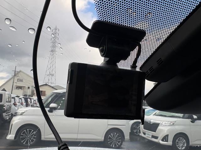 プリウス ＳセーフティプラスＩＩ　ナビ　フルセグ　Ｂｌｕｅｔｏｏｔｈ　バックカメラ　レーダークルーズコントロール　ブラインドスポットモニター　ＡＣ１００Ｖ　前後ドラレコ　スマートキー　マット　バイザー　ＬＥＤヘッドライト（7枚目）