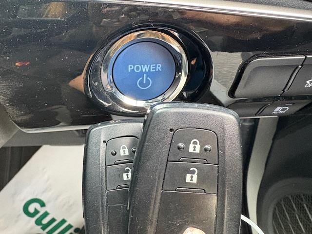 プリウス ＳセーフティプラスＩＩ　ナビ　フルセグ　Ｂｌｕｅｔｏｏｔｈ　バックカメラ　レーダークルーズコントロール　ブラインドスポットモニター　ＡＣ１００Ｖ　前後ドラレコ　スマートキー　マット　バイザー　ＬＥＤヘッドライト（9枚目）
