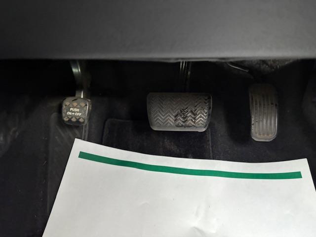 プリウス ＳセーフティプラスＩＩ　ナビ　フルセグ　Ｂｌｕｅｔｏｏｔｈ　バックカメラ　レーダークルーズコントロール　ブラインドスポットモニター　ＡＣ１００Ｖ　前後ドラレコ　スマートキー　マット　バイザー　ＬＥＤヘッドライト（24枚目）