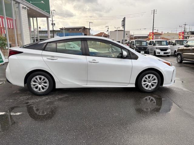 プリウス ＳセーフティプラスＩＩ　ナビ　フルセグ　Ｂｌｕｅｔｏｏｔｈ　バックカメラ　レーダークルーズコントロール　ブラインドスポットモニター　ＡＣ１００Ｖ　前後ドラレコ　スマートキー　マット　バイザー　ＬＥＤヘッドライト（37枚目）