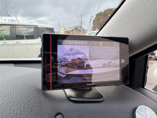 カムリ Ｇレザーパッケージ　メーカーナビ　フルセグ　Ｂｌｕｅｔｏｏｔｈ　バックカメラ　レザーシート　シートヒーター　レーダークルーズコントロール　ＢＳＭ　前後ドラレコ　パワーシート　スマートキー　ＥＴＣ　マット　バイザー（9枚目）