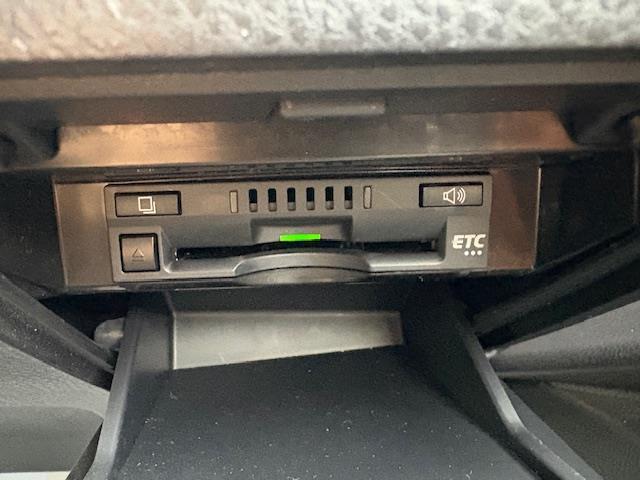 カムリ Ｇレザーパッケージ　メーカーナビ　フルセグ　Ｂｌｕｅｔｏｏｔｈ　バックカメラ　レザーシート　シートヒーター　レーダークルーズコントロール　ＢＳＭ　前後ドラレコ　パワーシート　スマートキー　ＥＴＣ　マット　バイザー（15枚目）