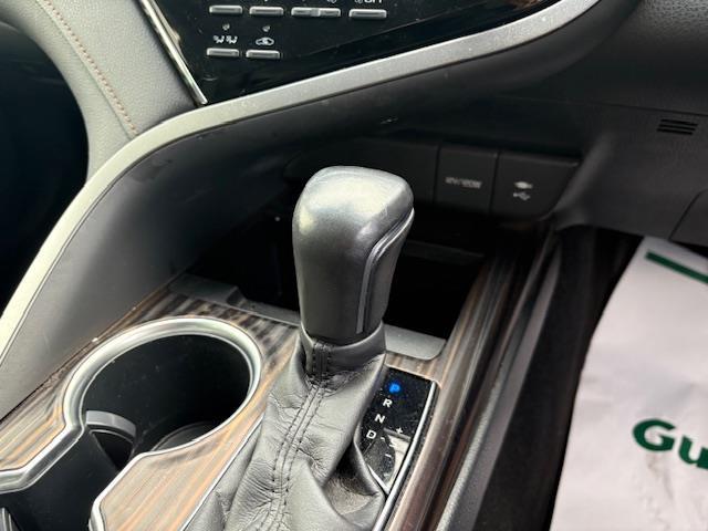 カムリ Ｇレザーパッケージ　メーカーナビ　フルセグ　Ｂｌｕｅｔｏｏｔｈ　バックカメラ　レザーシート　シートヒーター　レーダークルーズコントロール　ＢＳＭ　前後ドラレコ　パワーシート　スマートキー　ＥＴＣ　マット　バイザー（19枚目）