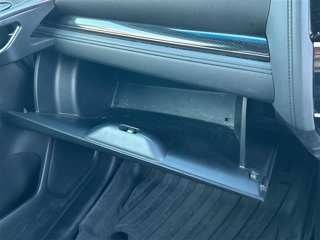 フィットハイブリッド Ｓ　ホンダセンシング　純正８インチナビ　バックカメラ　衝突被害軽減システム　レーダークルーズコントロール　レーンキープアシスト　ＥＴＣ　ＬＥＤヘッドライト　オートライト　純正フロアマット　純正アルミホイール　スペアキー（19枚目）