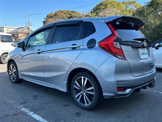 フィットハイブリッド Ｓ　ホンダセンシング　純正８インチナビ　バックカメラ　衝突被害軽減システム　レーダークルーズコントロール　レーンキープアシスト　ＥＴＣ　ＬＥＤヘッドライト　オートライト　純正フロアマット　純正アルミホイール　スペアキー（43枚目）