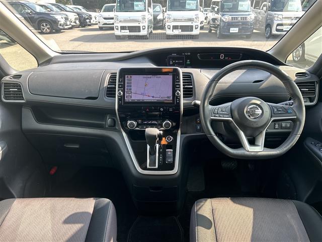 セレナ ハイウェイスター　プロパイロットエディション　純正９インチナビ　フルセグ　Ｂｌｕｅｔｏｏｔｈ　全方位カメラ　フリップダウンモニター　プロパイロット　両側パワースライドドア　デジタルインナーミラー　前後コーナーセンサー　ＥＴＣ　電子パーキング（42枚目）