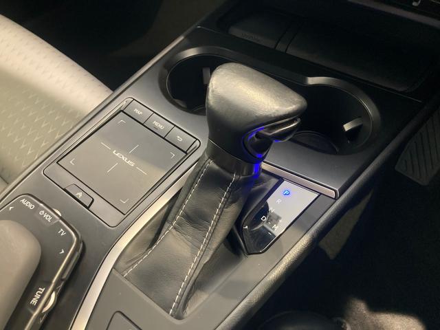 ＵＸ ＵＸ２００　バージョンＣ　純正ナビ　Ｂｌｕｅｔｏｏｔｈ　バックカメラ　コーナーセンサー　合皮シート　パワーシート　シートヒーター　ドライブレコーダー　純正１７インチアルミホイール　ＬＥＤライト　ＥＴＣ　アイドリングストップ（38枚目）