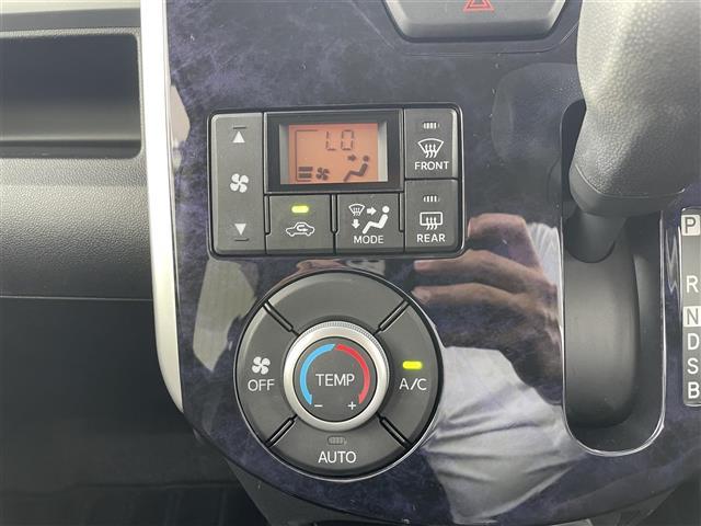 タント カスタムＸ　トップエディションＳＡＩＩＩ　純正ナビ／フルセグＴＶ／Ｂｌｕｅｔｏｏｔｈ／ＤＶＤ再生／Ｂカメラ／パワースライドドア／スマートキー／シートヒーター／ドライブレコーダー／アイドリングストップ／ＬＥＤオートライト／スマートアシスト（12枚目）
