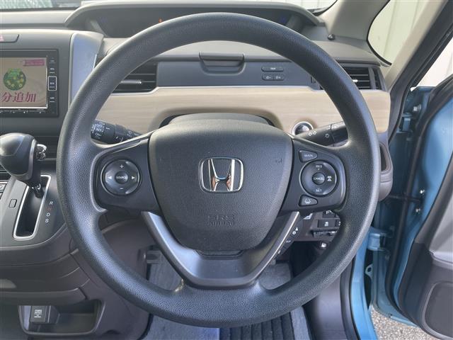 フリード Ｇ・ホンダセンシング　純正７インチナビ／フルセグＴＶ／Ｂｌｕｅｔｏｏｔｈ／ＤＶＤ再生／バックカメラ／両側パワースライドドア／スマートキー／レーダークルーズコントロール／レーンキープアシスト／ビルトインＥＴＣ（10枚目）