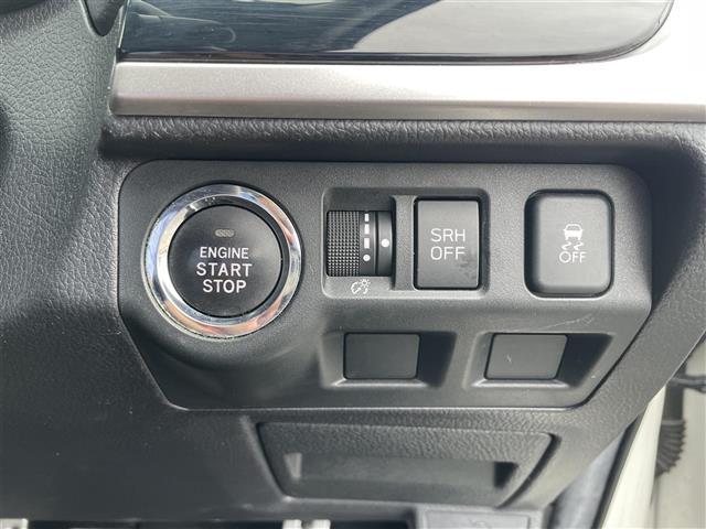 フォレスター Ｓ－リミテッド　４ＷＤ／ワンオーナー／社外７インチナビ／フルセグＴＶ／Ｂｌｕｅｔｏｏｔｈ／ＤＶＤ再生／ＥＴＣ／バックカメラ／運転席助手席パワーシート／全席シートヒーター／ＬＥＤオートライト／フォグライト／アイサイト（8枚目）