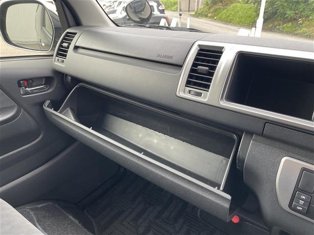 ハイエースワゴン GL 4WD/ワンオーナー/ALPINE製フローティング9インチナビTV/ダブルゾーン/ALPINE製フリップダウンモニター両側パワースライドドア:社外AW付冬タイヤ4本積込/ビルトインETC(9枚目)