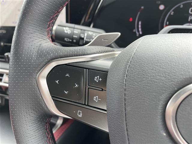 RX RX350 Fスポーツ パノラミックビューモニター/赤レザーシート/メーカーナビ/フルセグTV/Bluetooth/レーダークルコン/ブラインドスポットモニター/パワーバックドア/全席シートヒータ/全席エアシート/(9枚目)