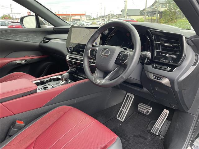 RX RX350 Fスポーツ パノラミックビューモニター/赤レザーシート/メーカーナビ/フルセグTV/Bluetooth/レーダークルコン/ブラインドスポットモニター/パワーバックドア/全席シートヒータ/全席エアシート/(22枚目)