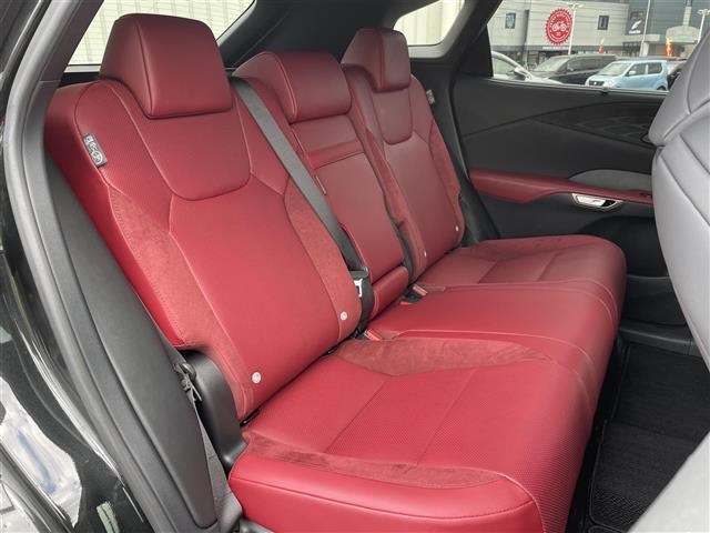 RX RX350 Fスポーツ パノラミックビューモニター/赤レザーシート/メーカーナビ/フルセグTV/Bluetooth/レーダークルコン/ブラインドスポットモニター/パワーバックドア/全席シートヒータ/全席エアシート/(24枚目)