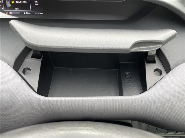 セレナ 　純正７インチナビ／フルセグＴＶ／Ｂｌｕｅｔｏｏｔｈ／ＤＶＤ再生／ミュージックサーバー／ＥＴＣ／ドライブレコーダー／クルーズコントロール／両側パワースライドドア／ＬＥＤヘッドライト／（11枚目）