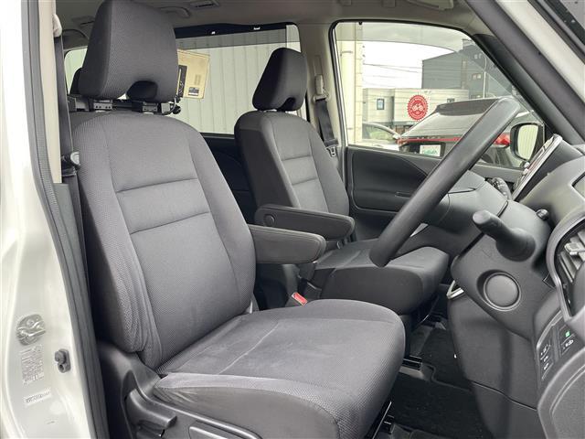 セレナ 　純正７インチナビ／フルセグＴＶ／Ｂｌｕｅｔｏｏｔｈ／ＤＶＤ再生／ミュージックサーバー／ＥＴＣ／ドライブレコーダー／クルーズコントロール／両側パワースライドドア／ＬＥＤヘッドライト／（18枚目）