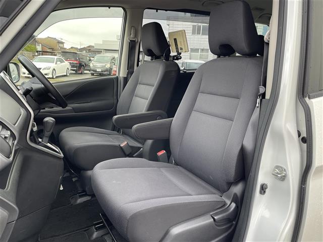 セレナ 　純正７インチナビ／フルセグＴＶ／Ｂｌｕｅｔｏｏｔｈ／ＤＶＤ再生／ミュージックサーバー／ＥＴＣ／ドライブレコーダー／クルーズコントロール／両側パワースライドドア／ＬＥＤヘッドライト／（19枚目）