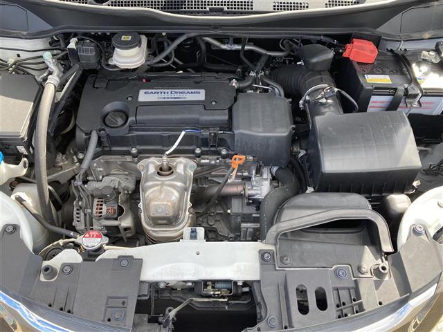 オデッセイ アブソルート　ホンダセンシング　純正ナビ　両側パワースライドドア　バックカメラ　ビルトインＥＴＣ２．０　クルコン　ホンダセンシング　ＬＥＤヘッドランプ　オートライト　革巻きステアリング　運転席パワーシート　純正１７インチＡＷ　禁煙車（8枚目）