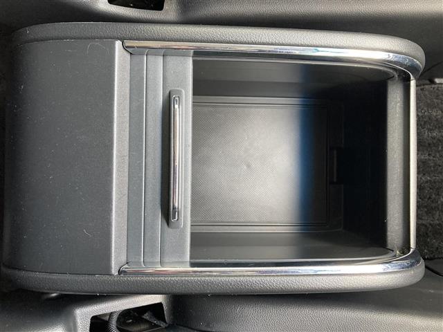 オデッセイ アブソルート　ホンダセンシング　純正ナビ　両側パワースライドドア　バックカメラ　ビルトインＥＴＣ２．０　クルコン　ホンダセンシング　ＬＥＤヘッドランプ　オートライト　革巻きステアリング　運転席パワーシート　純正１７インチＡＷ　禁煙車（22枚目）