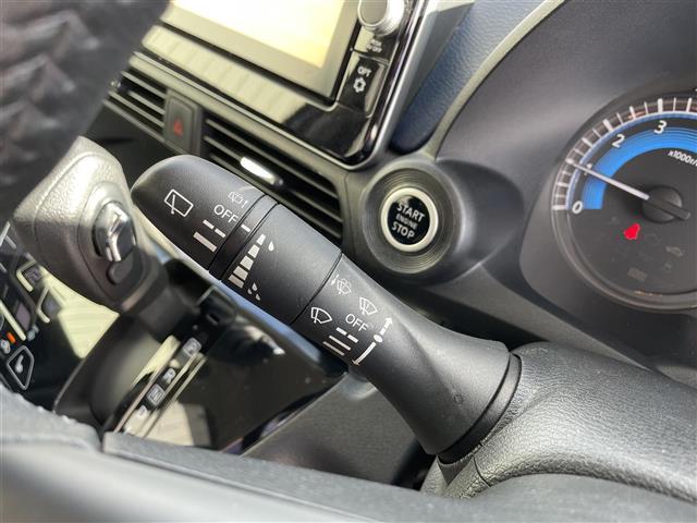 気になる車はすぐにお問い合わせください！画面右側の００６６から始まる無料ダイヤルからお問い合わせ下さい！専門スタッフがお車のご質問にお答えいたします！