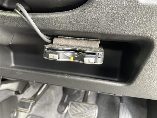 スペーシアカスタム ハイブリッドXS 純正ナビ/フルセグTV/DVD再生/Bluetooth/アラウンドビューモニター/両側パワースライドドア/ハーフレザーシート/運転席助手席シートヒーター/ビルトインETC/コーナーセンサー(9枚目)