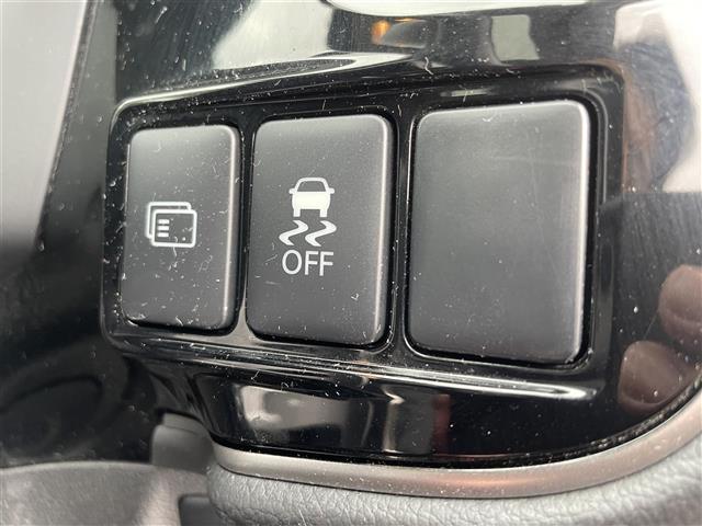 アウトランダーPHEV サンルーフ/4WD/マルチアラウンドモニター/7インチナビ/フルセグTV/Bluetooth/DVD再生/ハーフレザーシート/運転席助手席シートヒーター/ETC/コーナーセンサー/レーダークルコン(8枚目)